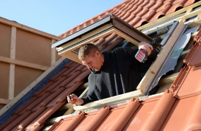 Pose de fenêtres de toit Velux à Estérençuby